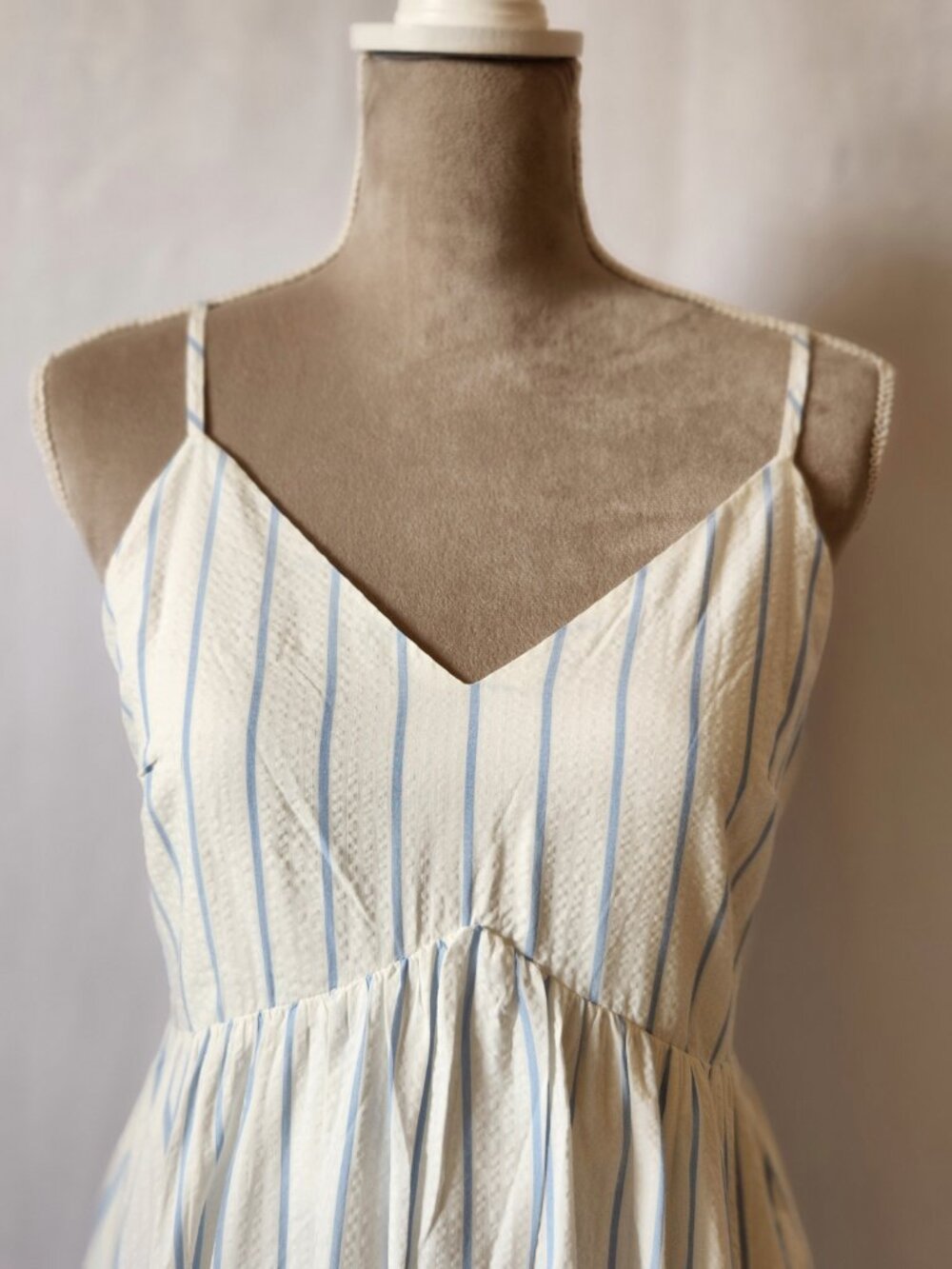 Fun 2 Fun Women's Size Small Blue Striped V-Neck Sleeveless Pockets Long Dress - Picture 3 of 15